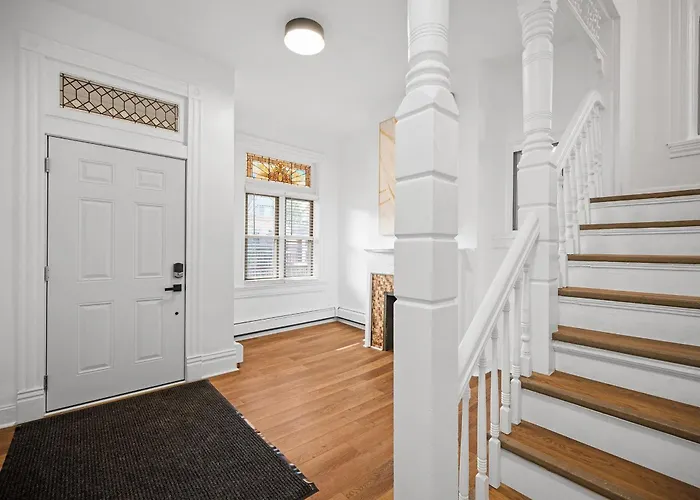 Apartment Shadyside, Pittsburgh, Modern And Bright 1 Bedroom Unit4 With Free Parking Pittsburgh